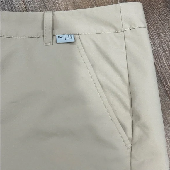 Puma Golf Shorts, Puma way 1 light khaki color, size US 34 waist lightweight - Picture 12 of 13